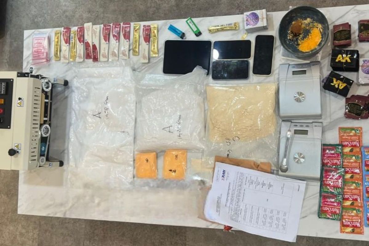 Polisi Gerebek Apartemen di Jakarta Barat yang Dijadikan Pabrik Narkoba “Happy Water”