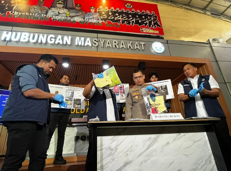 Polisi Buru Pelanggan Prostitusi Online yang Dioperasikan Napi Cipinang